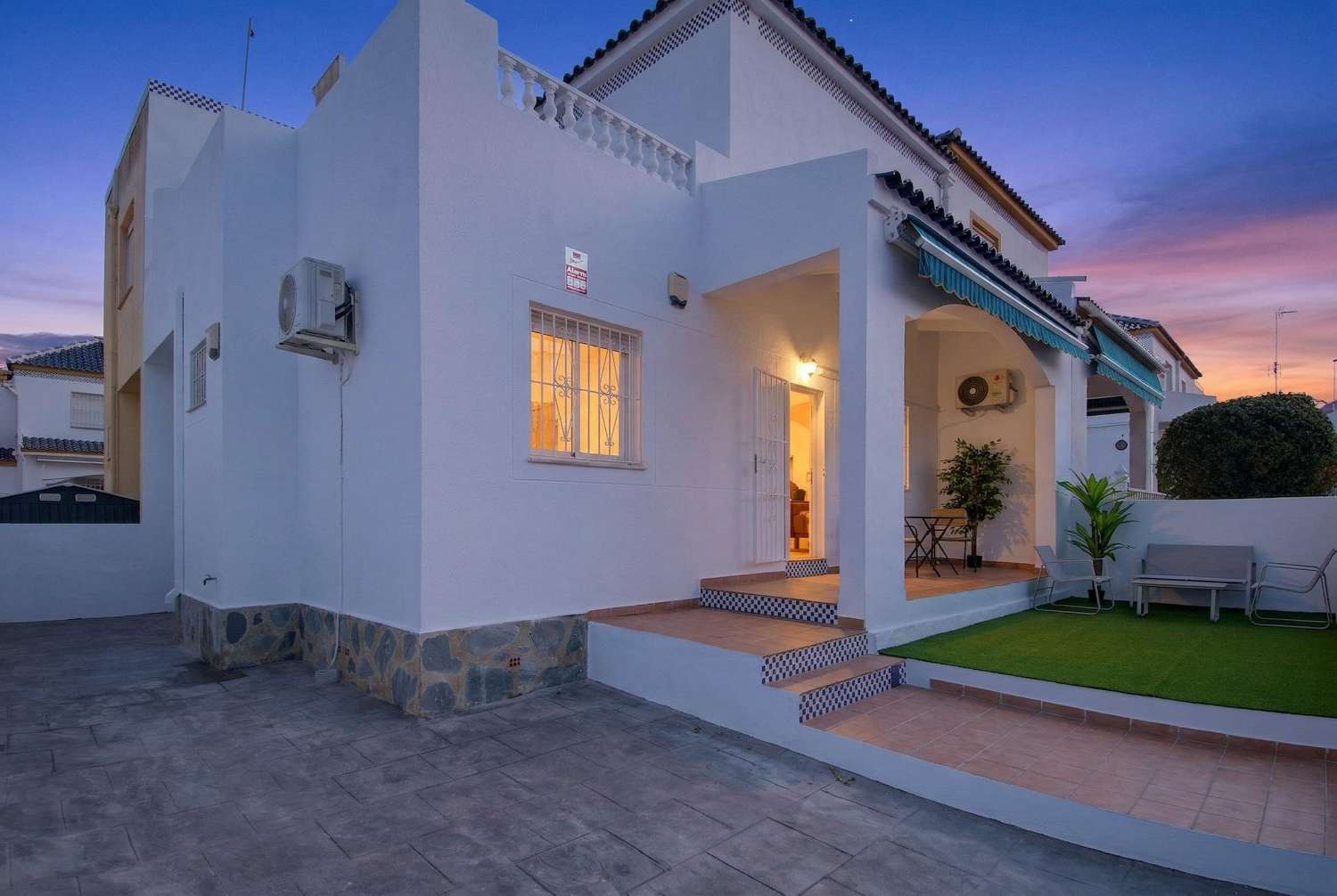 Perfecto bungalow de tres dormitorios totalmente reformado.