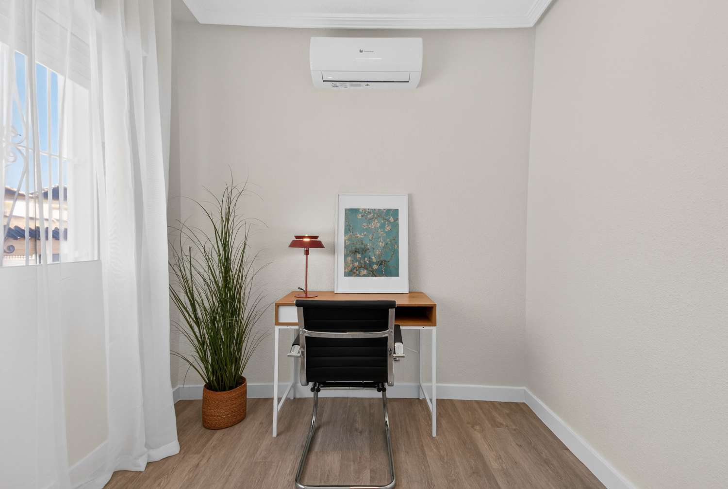 Perfecto bungalow de tres dormitorios totalmente reformado.