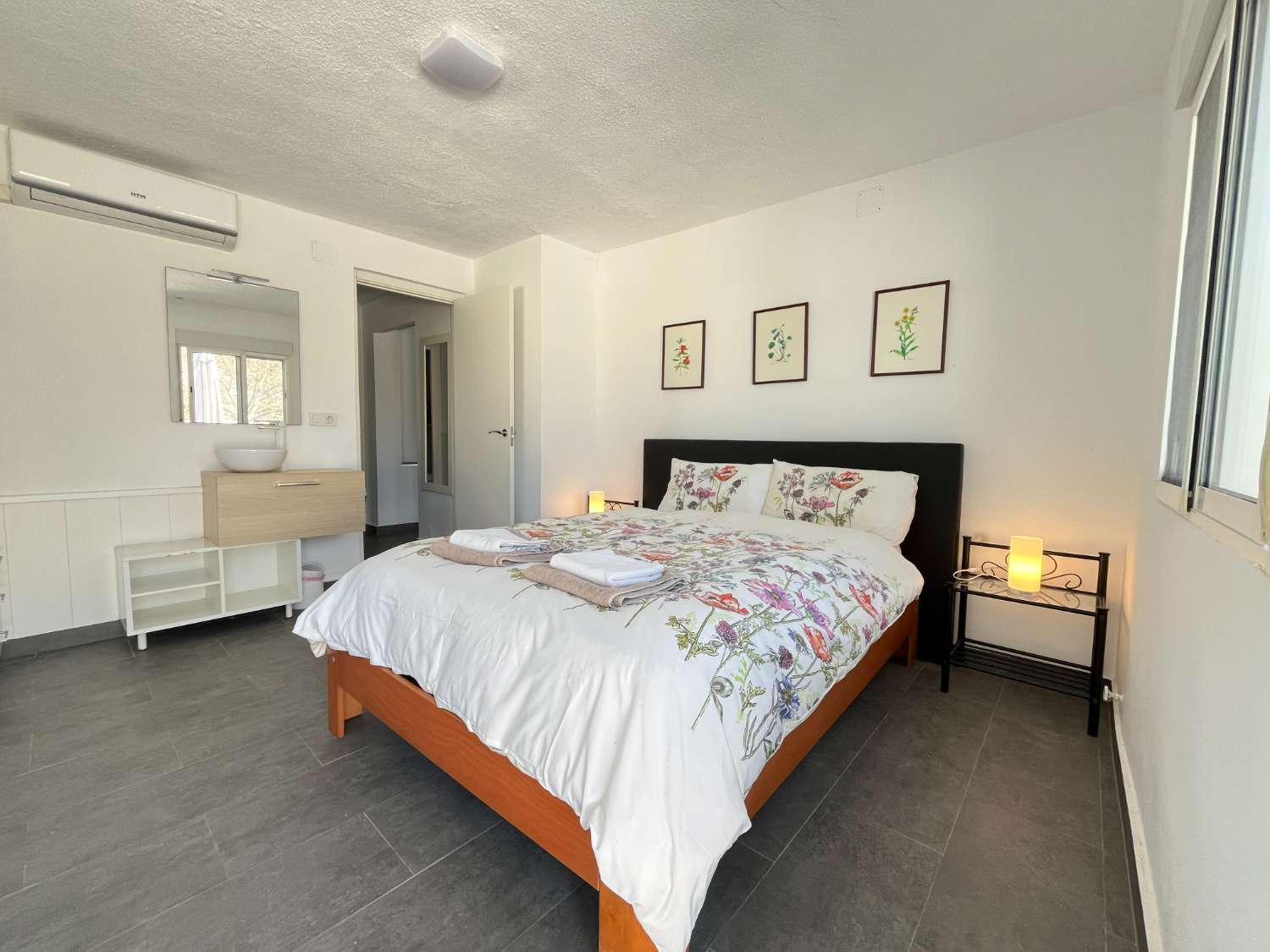 Precioso chalet renovado con 3 dormitorios y piscina privada