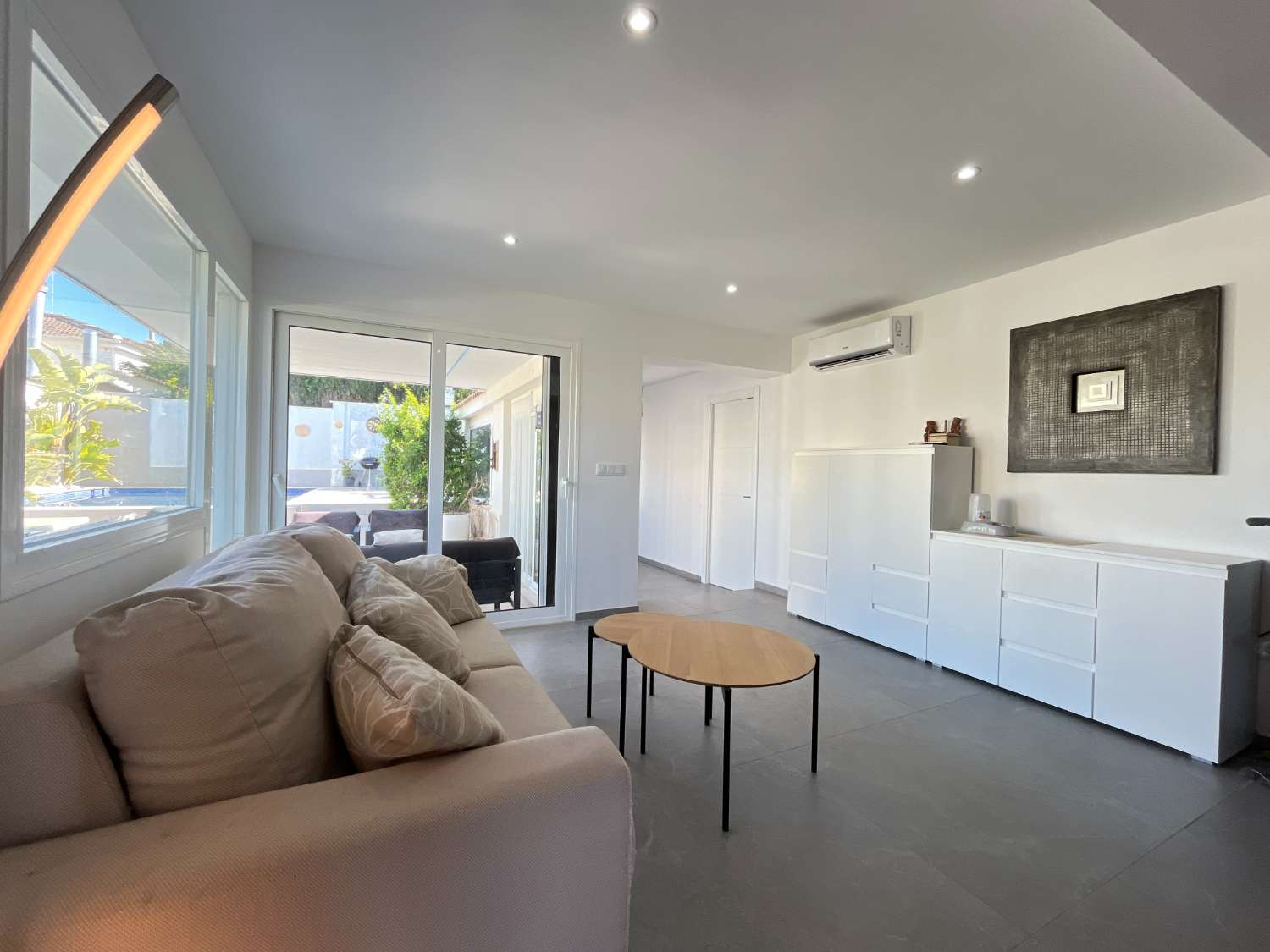 Precioso chalet renovado con 3 dormitorios y piscina privada