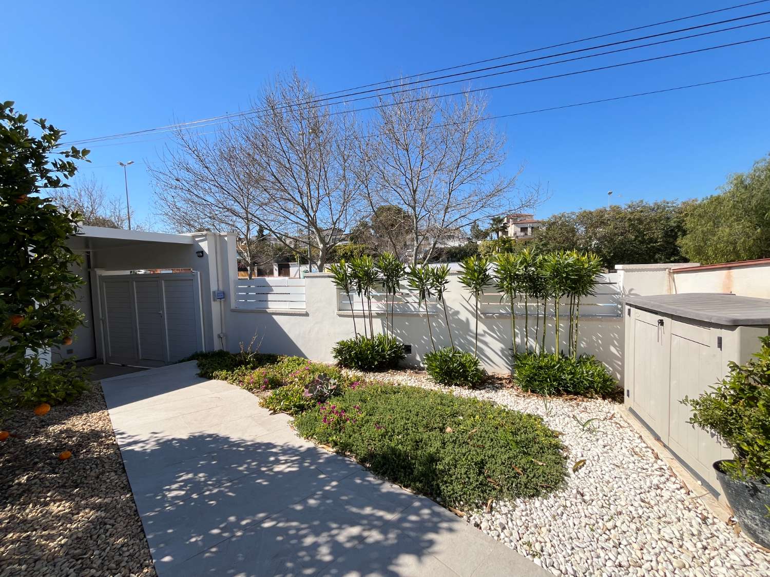 Precioso chalet renovado con 3 dormitorios y piscina privada