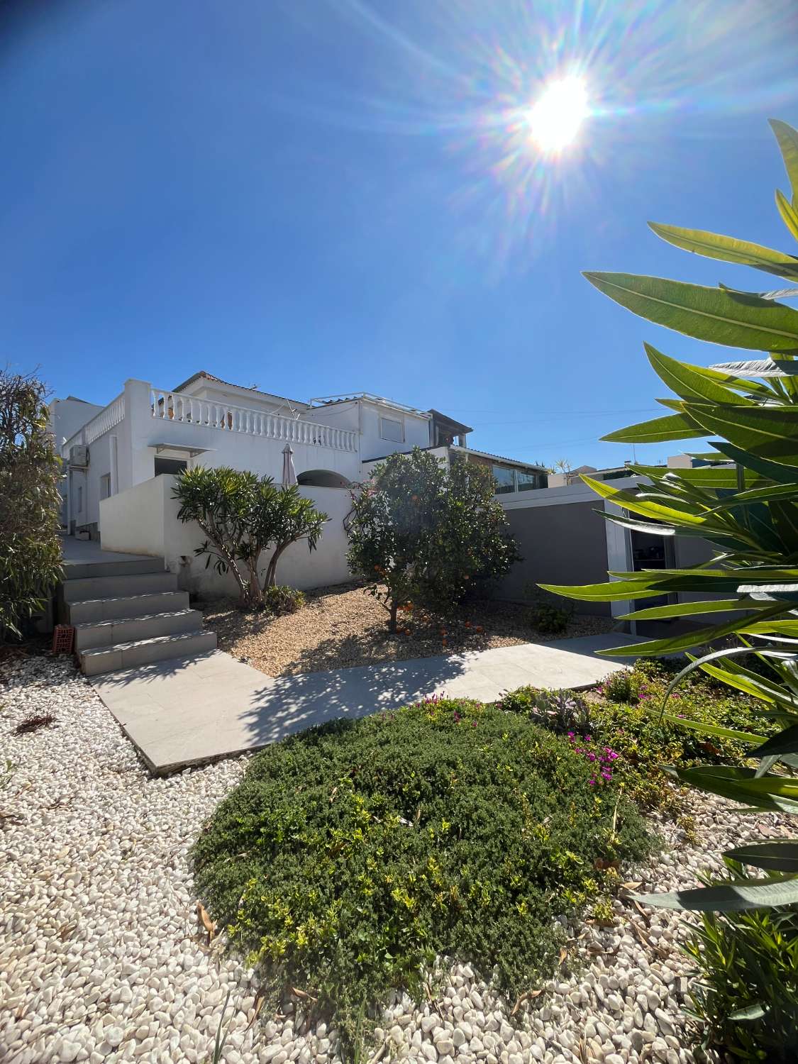 Precioso chalet renovado con 3 dormitorios y piscina privada