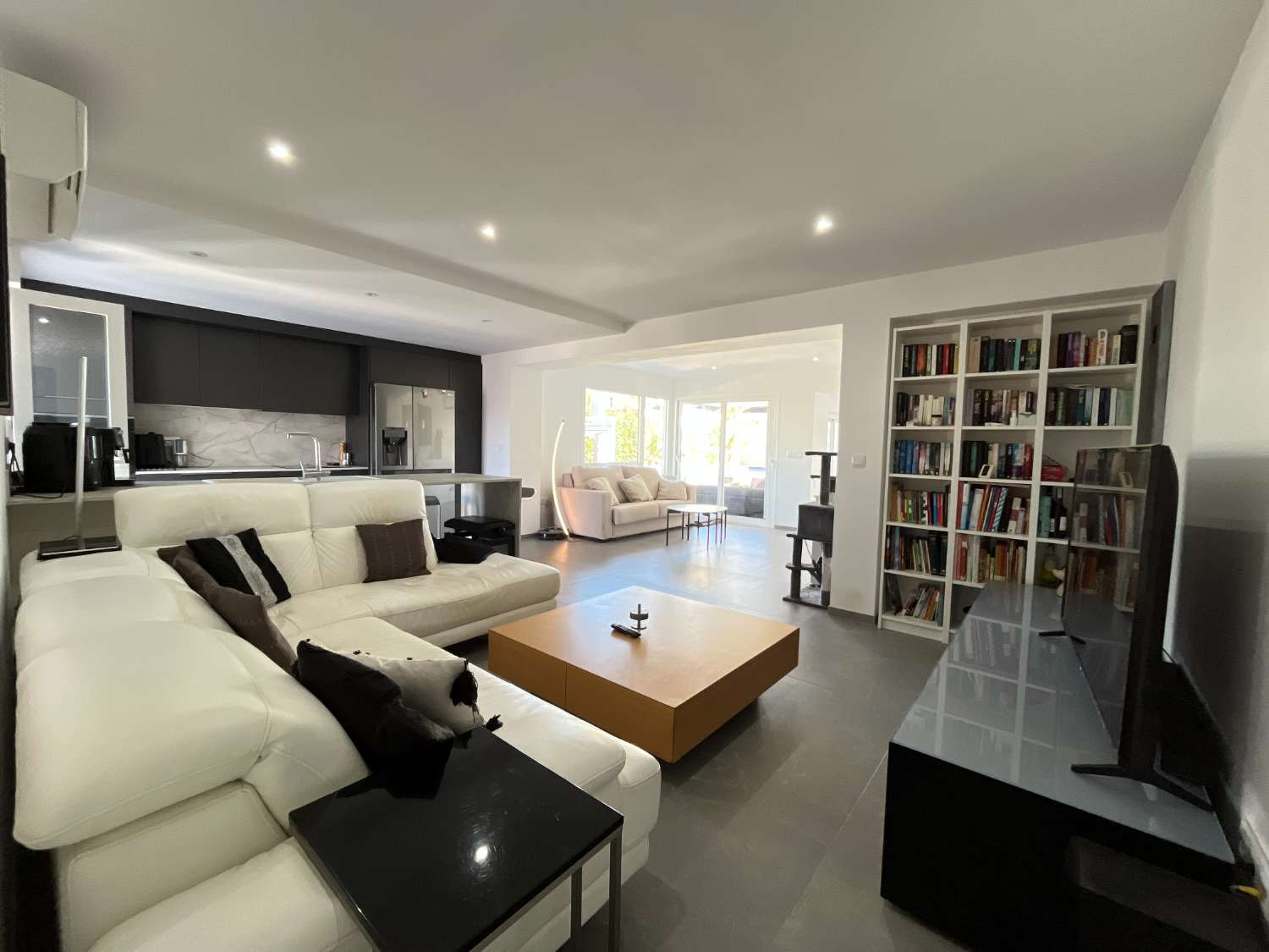 Precioso chalet renovado con 3 dormitorios y piscina privada