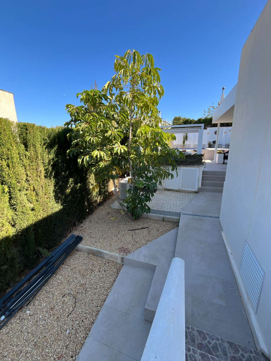 Precioso chalet renovado con 3 dormitorios y piscina privada