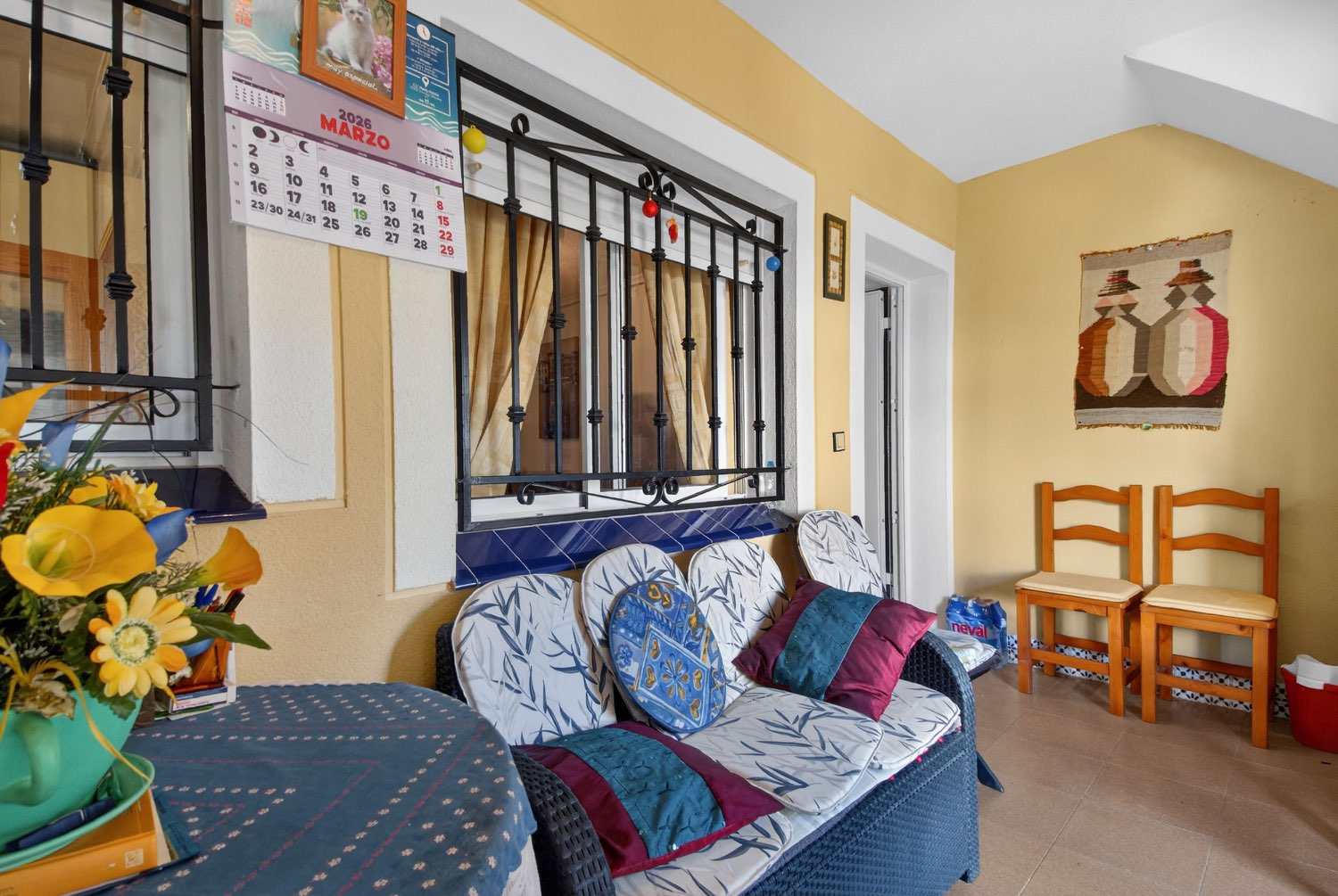 Apartamento planta baja en esquina de 2 dormitorios , en Los altos .