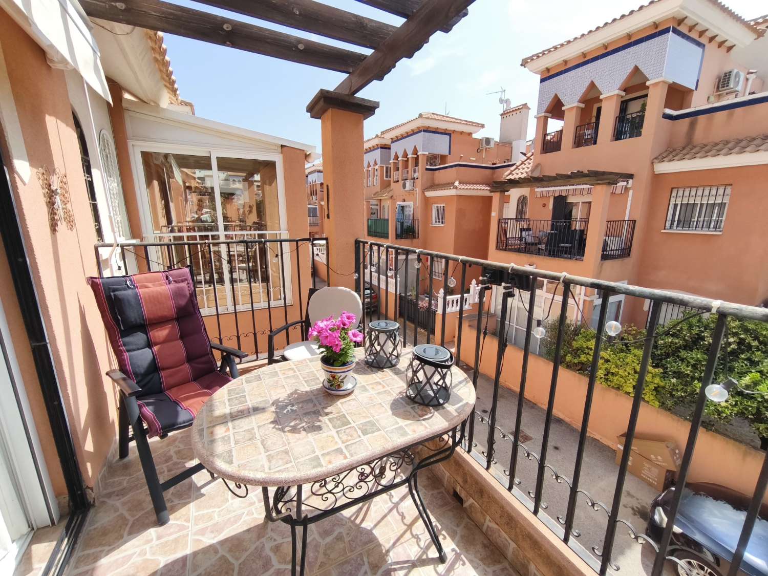 Apartamento muy bonito orientado al sur con 3 dormitorios.