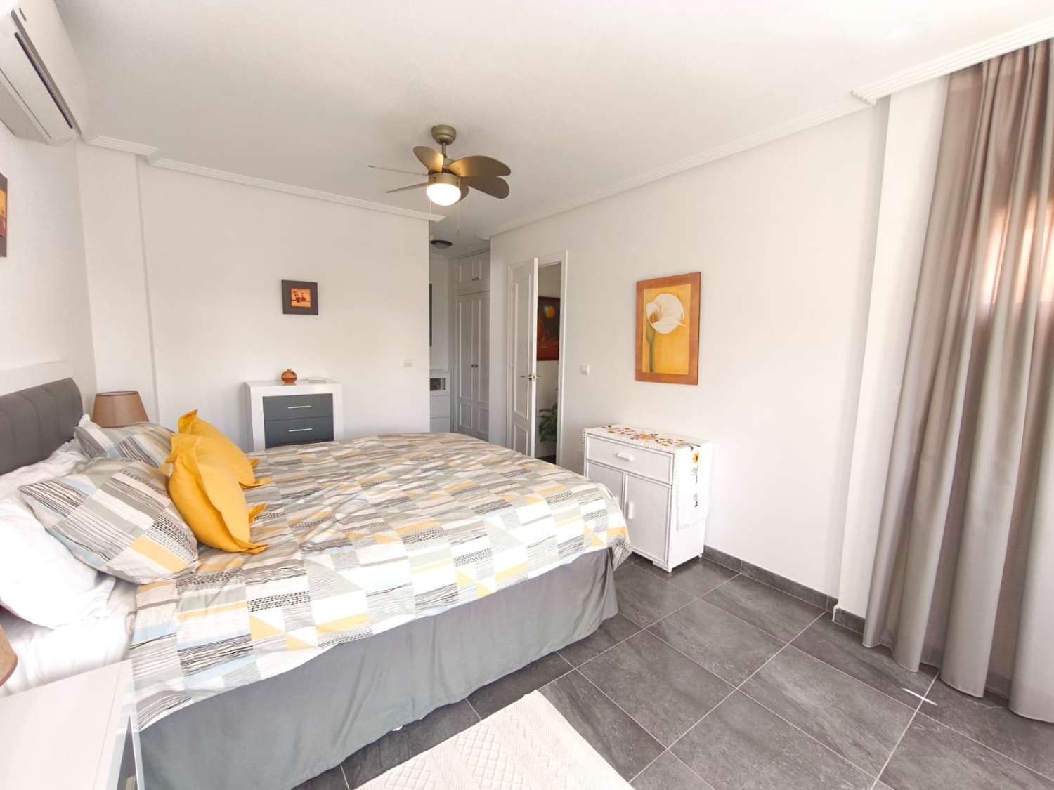 Apartamento muy bonito orientado al sur con 3 dormitorios.