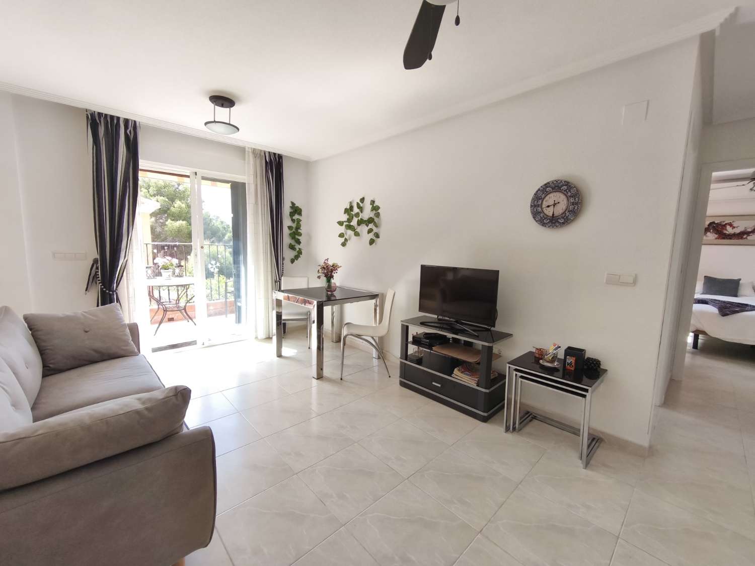 Apartamento muy bonito orientado al sur con 3 dormitorios.