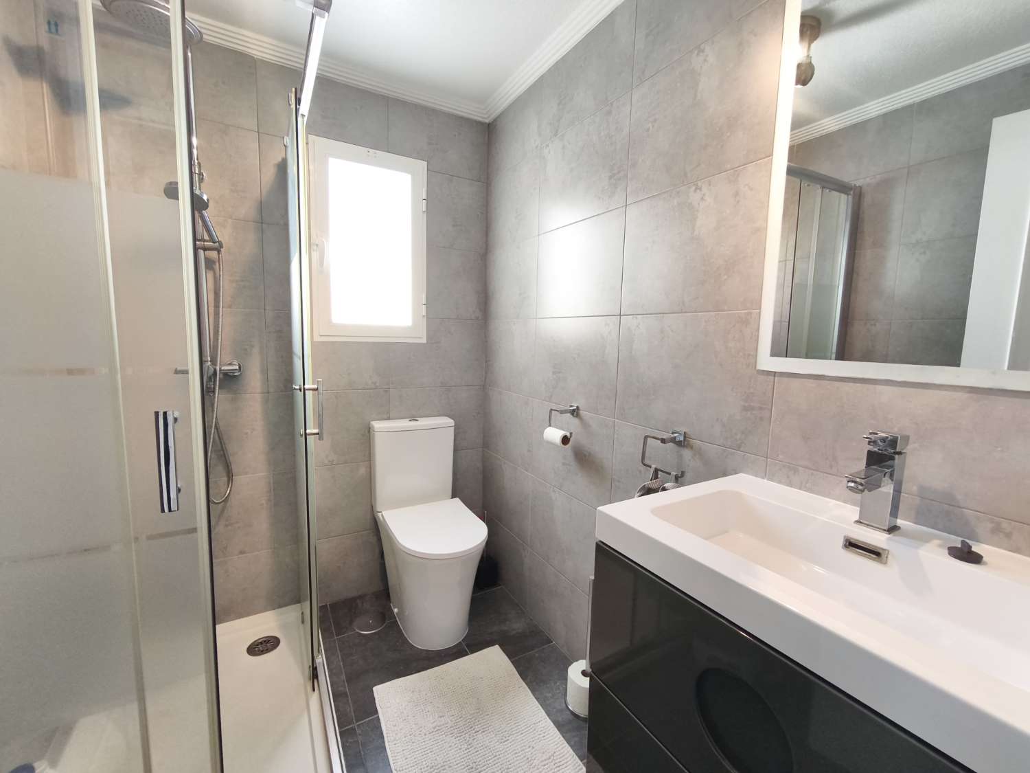 Apartamento muy bonito orientado al sur con 3 dormitorios.