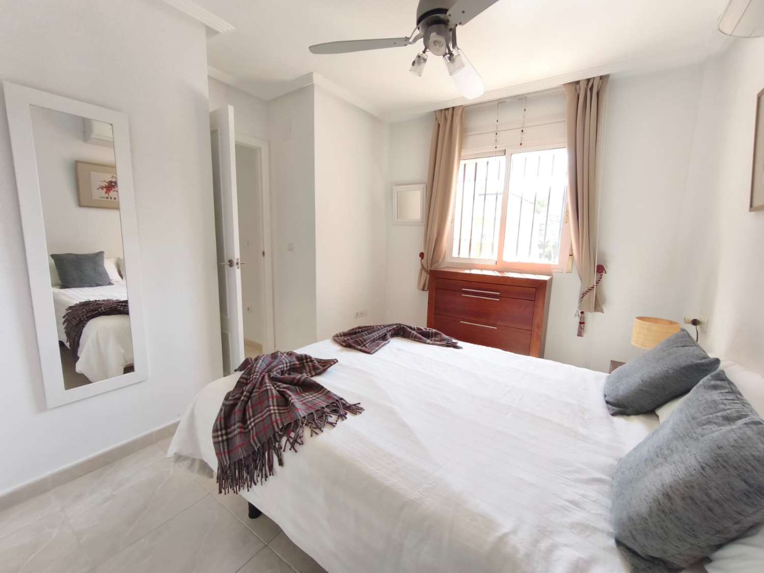 Apartamento muy bonito orientado al sur con 3 dormitorios.