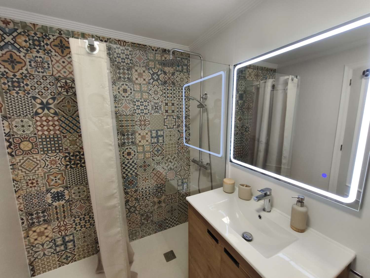 Apartamento muy bonito orientado al sur con 3 dormitorios.