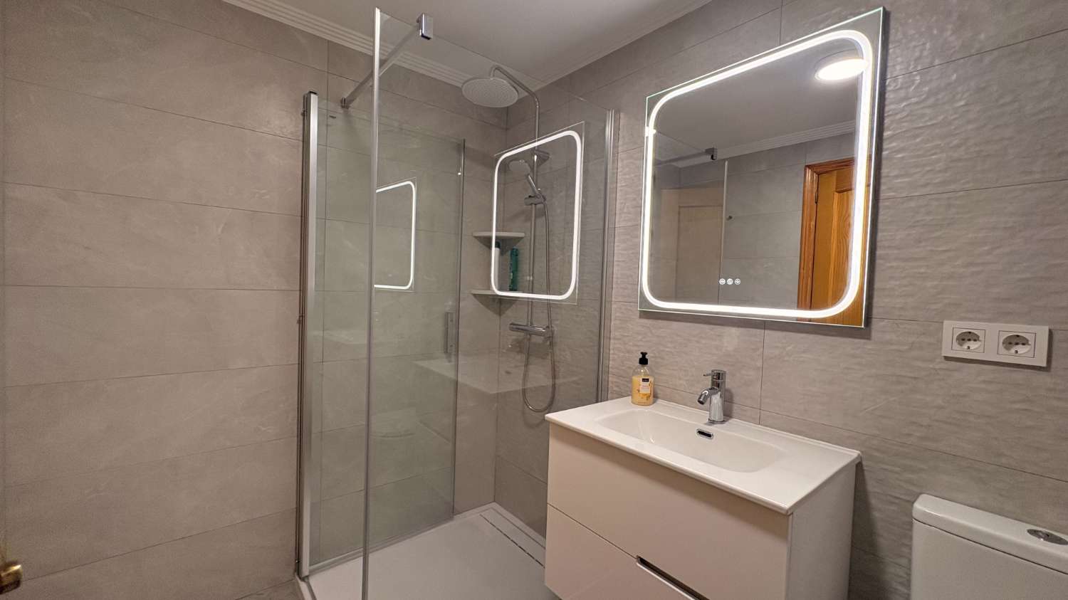 Apartamento orientado al sur en Parque del Duque.