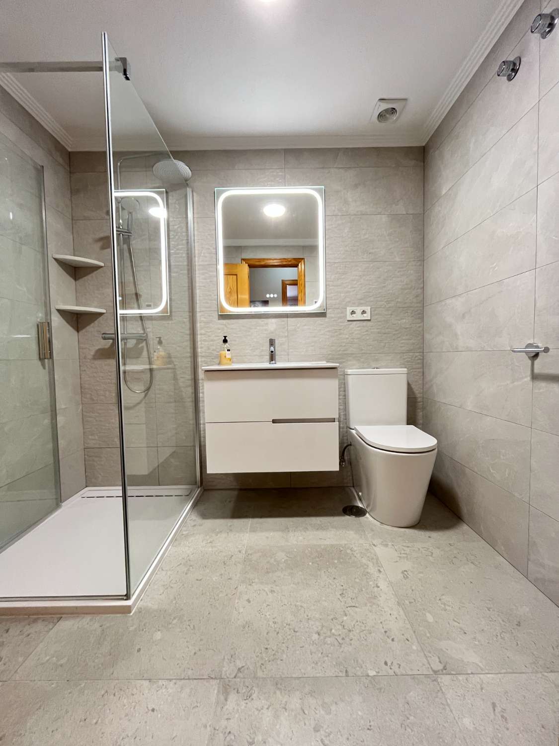 Appartement 2 chambres, 1 salle de bain  orienté sud dans le Parque del Duque.