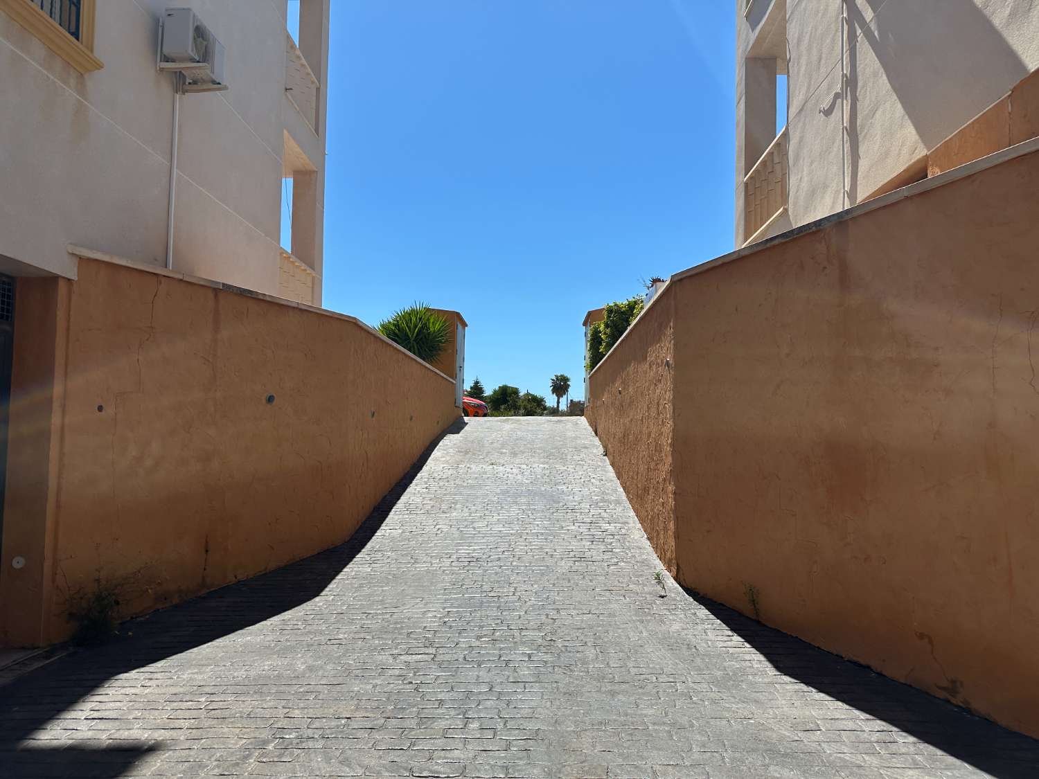 Autotalli myynnissä Lomas de Cabo Roigissa