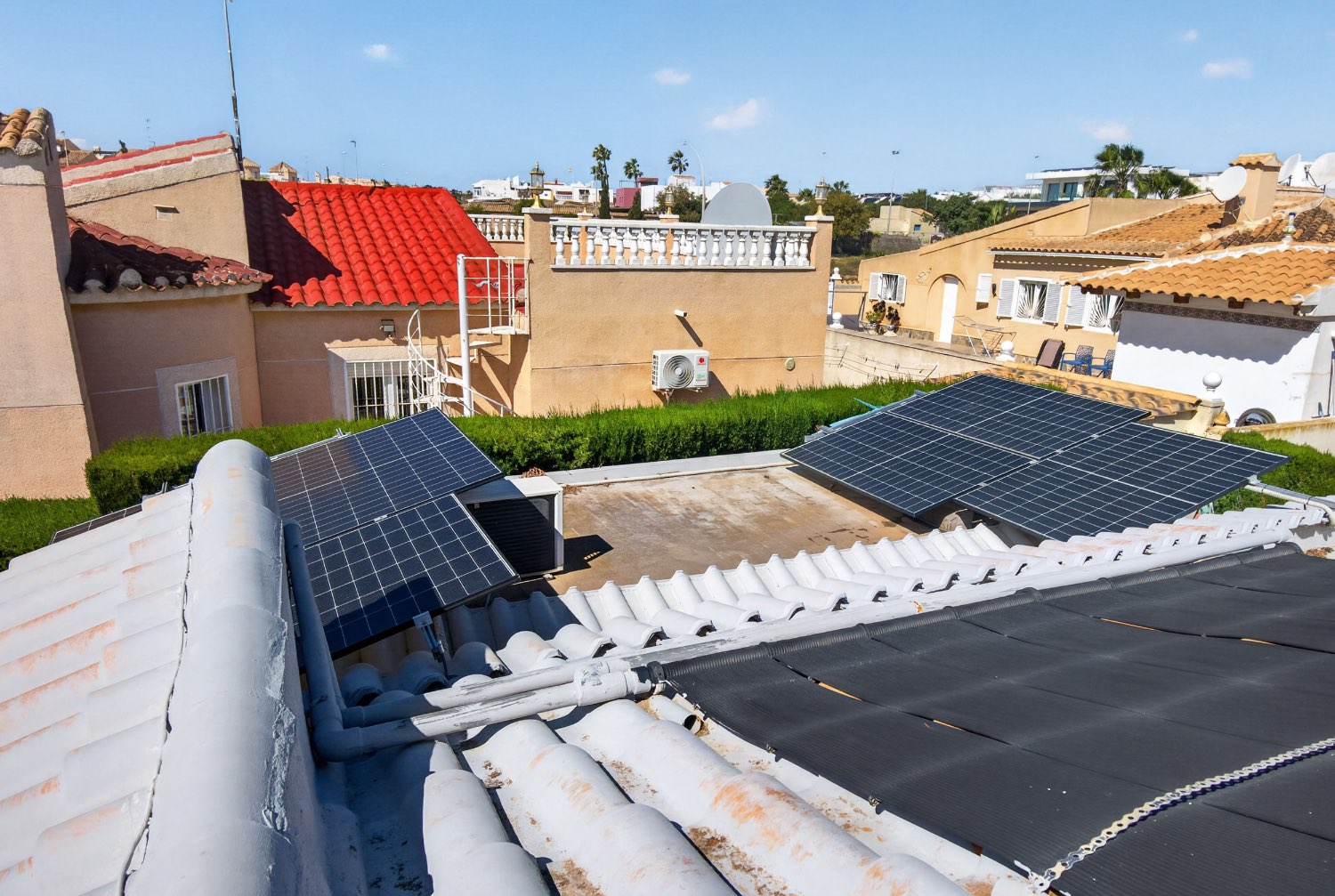 Erillinen huvila, jossa on yksityinen uima-allas Orihuela Costassa