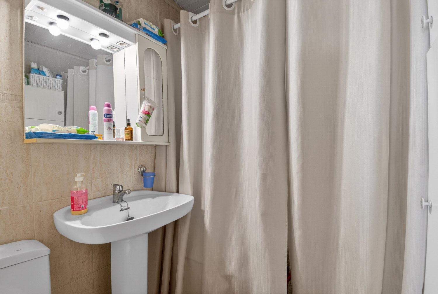 Erillinen huvila, jossa on yksityinen uima-allas Orihuela Costassa