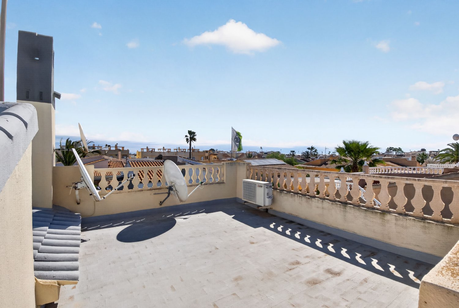 Erillinen huvila, jossa on yksityinen uima-allas Orihuela Costassa