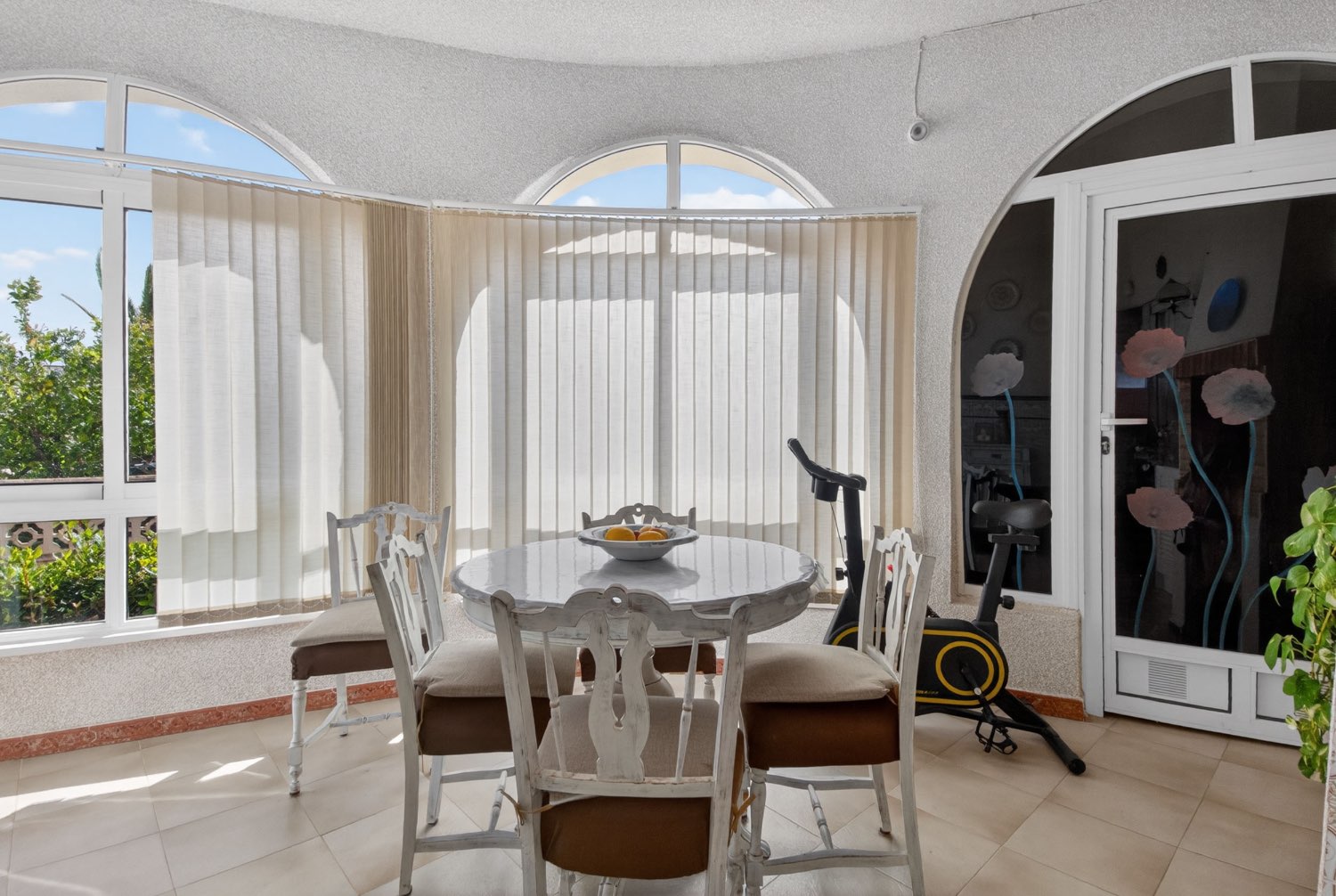 Erillinen huvila, jossa on yksityinen uima-allas Orihuela Costassa