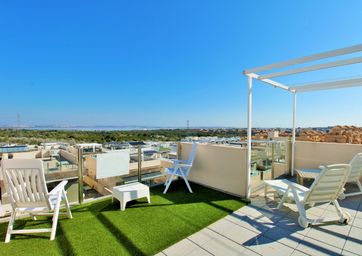 Villa in vendita a Villamartín-Las Filipinas (Orihuela)