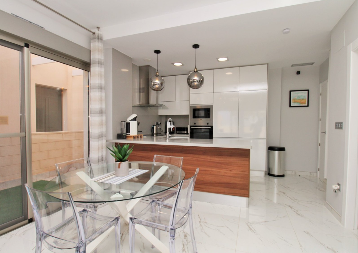 Villa in vendita a Villamartín-Las Filipinas (Orihuela)