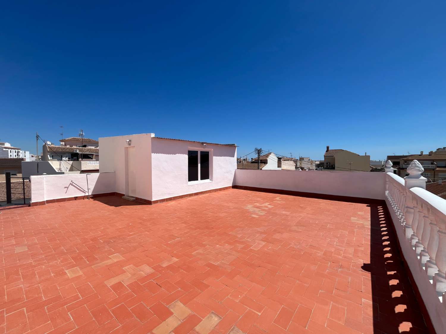 Maisonette-Wohnung mit 4 Schlafzimmern und großem Solarium im Zentrum von Pilar de la Horadada