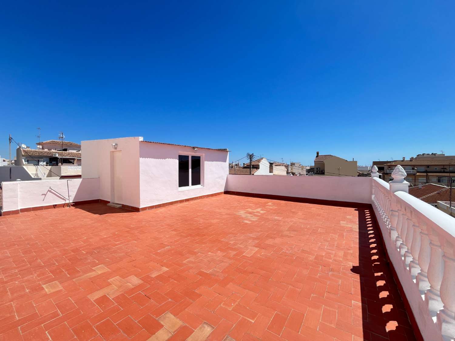 Maisonette-Wohnung mit 4 Schlafzimmern und großem Solarium im Zentrum von Pilar de la Horadada