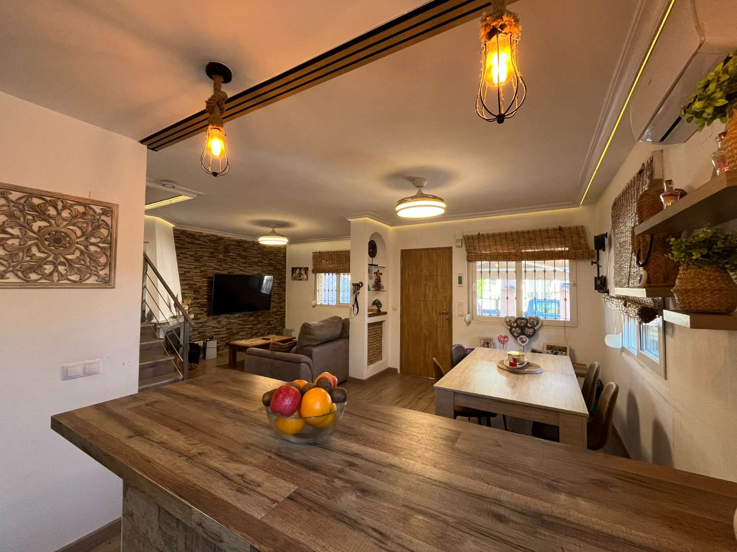 Villa adosada con piscina