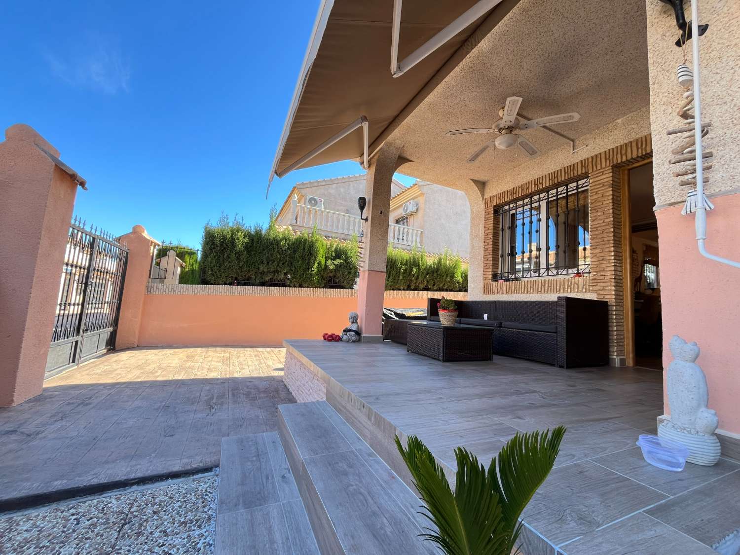 Villa adosada con piscina