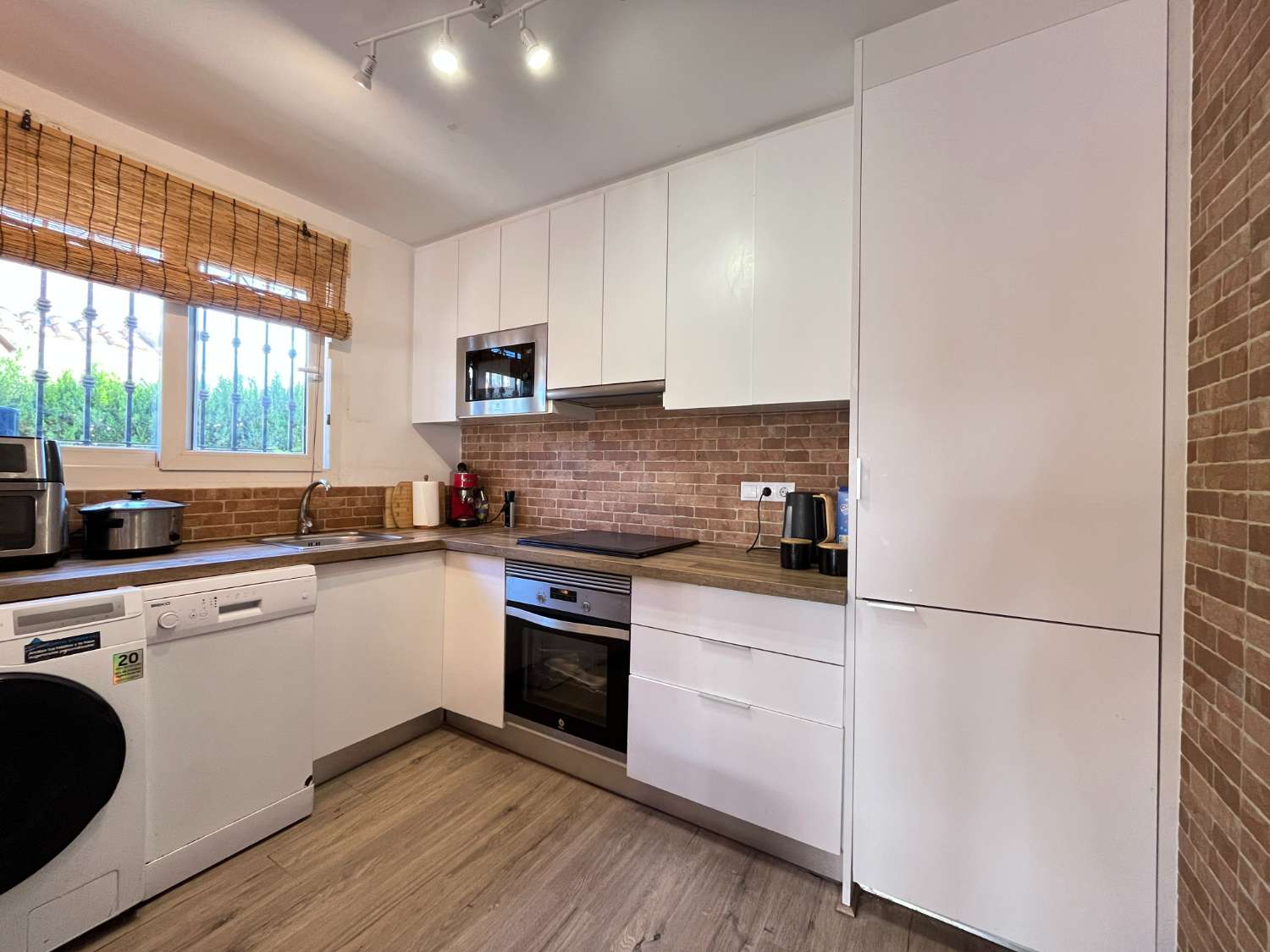 Villa adosada con piscina