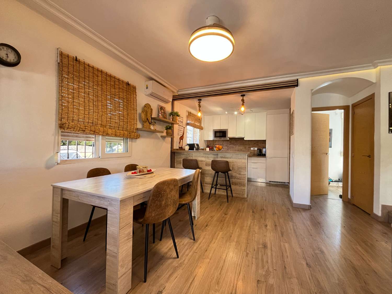 Villa adosada con piscina