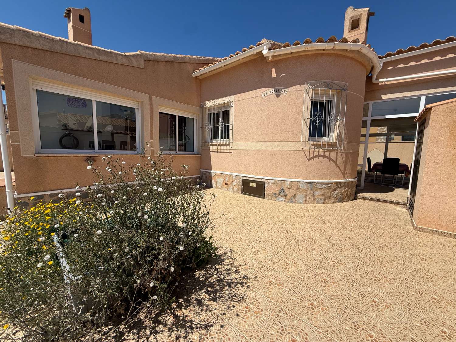 Perfekte freistehende Villa mit zwei Schlafzimmern.