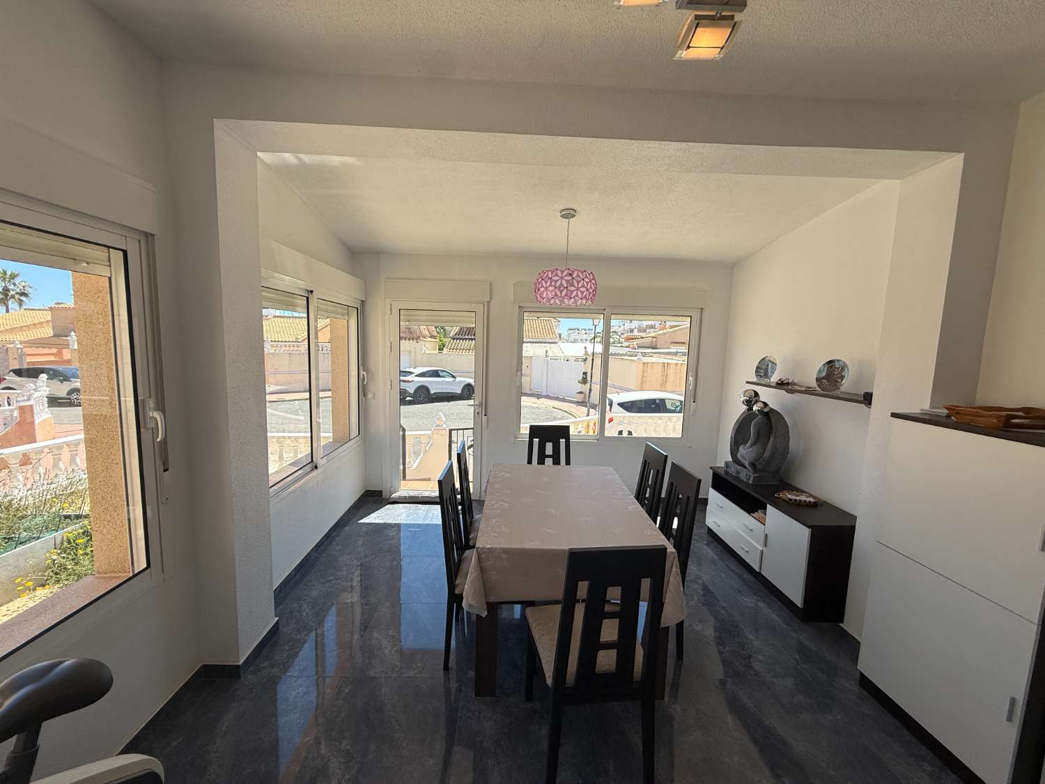 Perfekte freistehende Villa mit zwei Schlafzimmern.