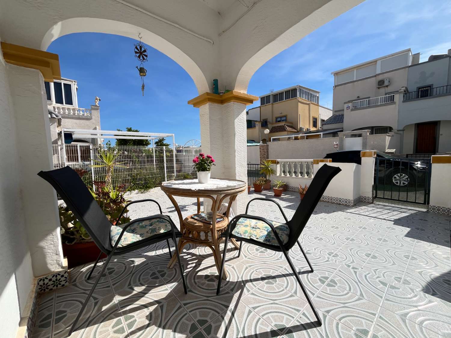 Casa de 3 dormitorios y 2 baños con piscina comunitaria