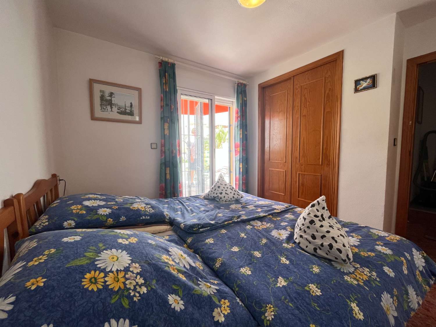 Casa de 3 dormitorios y 2 baños con piscina comunitaria