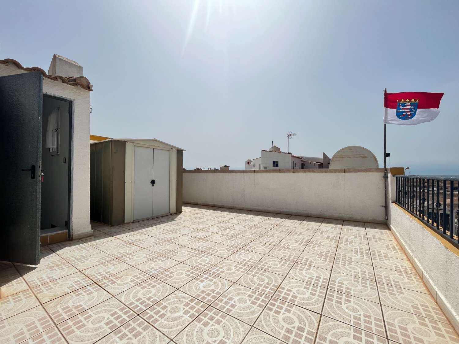 Casa de 3 dormitorios y 2 baños con piscina comunitaria