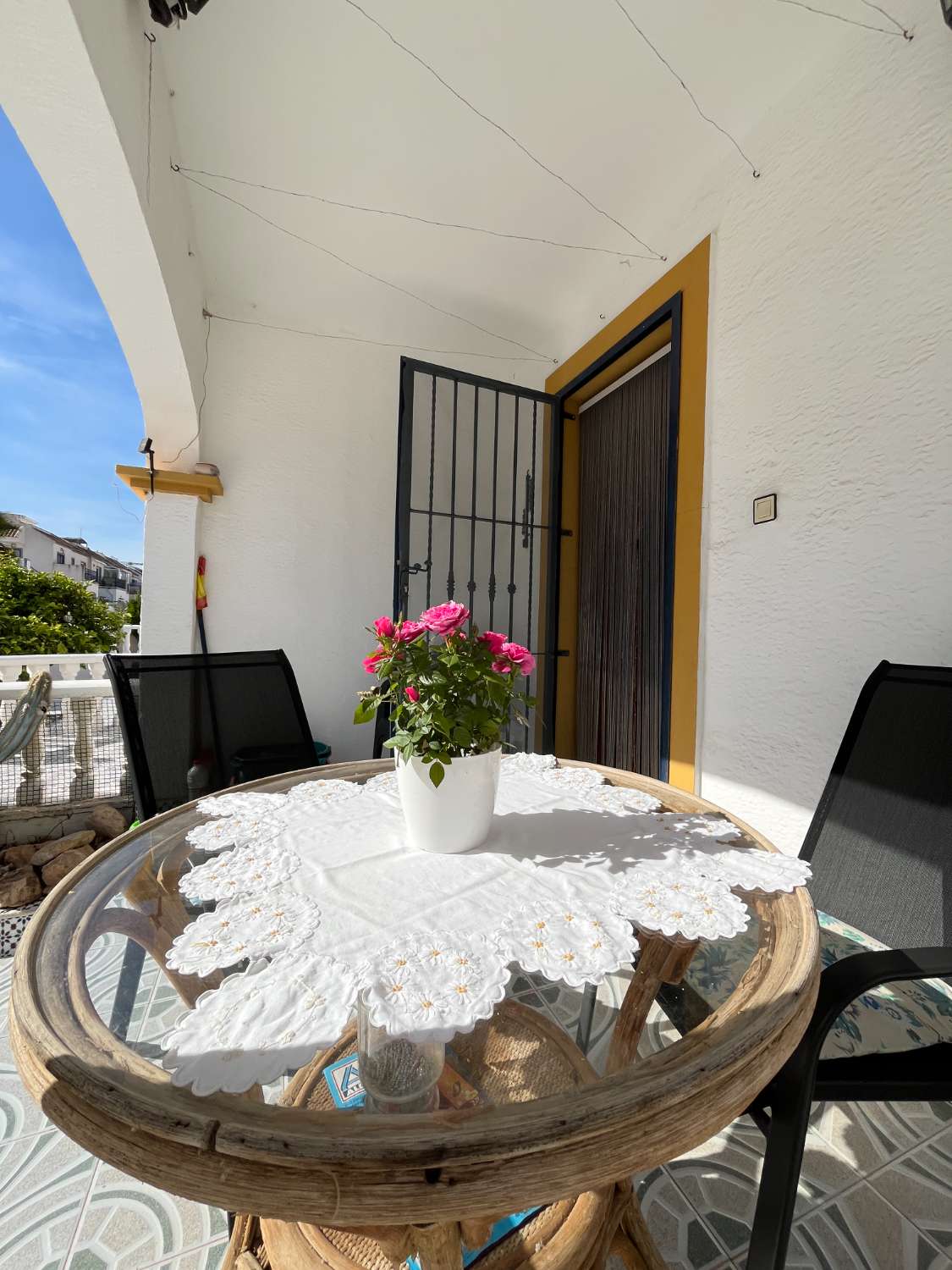 Casa de 3 dormitorios y 2 baños con piscina comunitaria