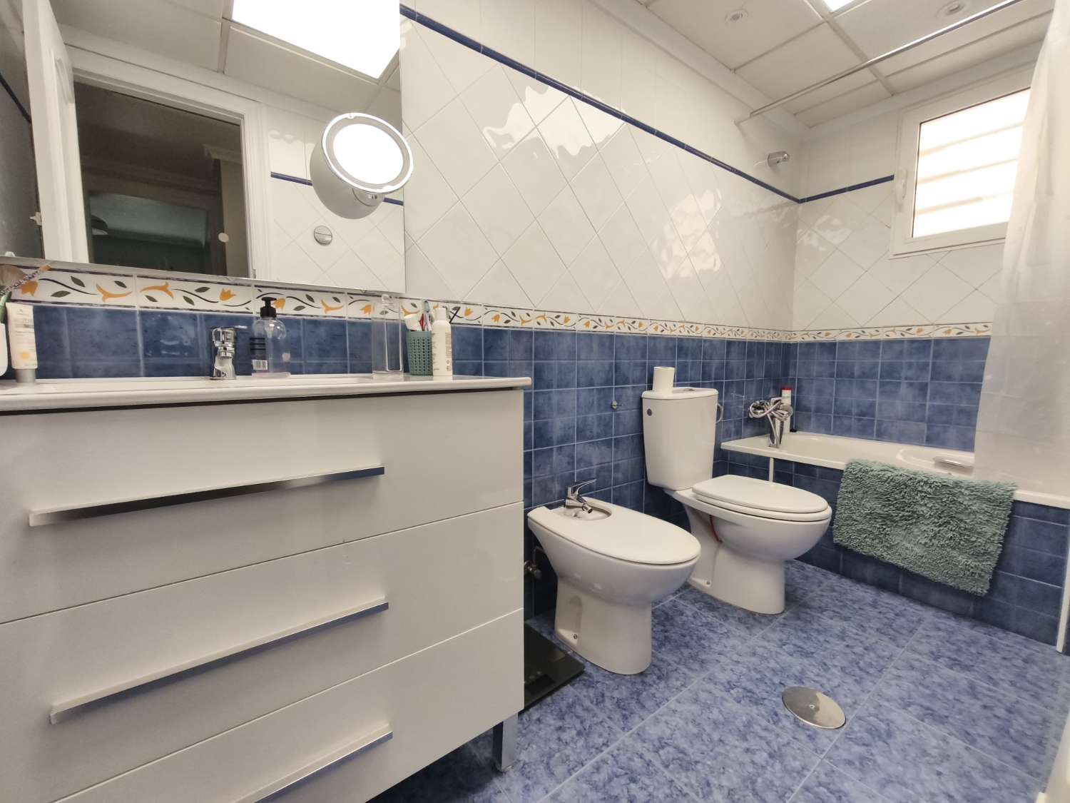 Preciosa propiedad de 4 habitaciones a 800 m del mar