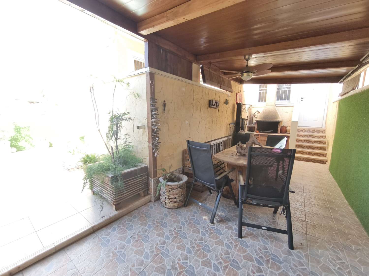 Preciosa propiedad de 4 habitaciones a 800 m del mar