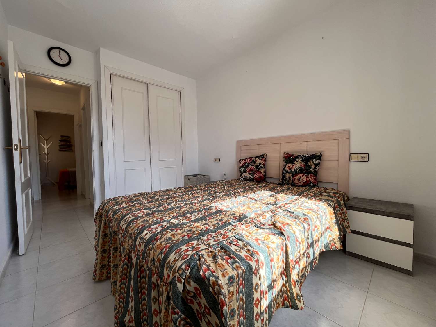 Apartamento de 3 dormitorios enfrente de la piscina comunitaria