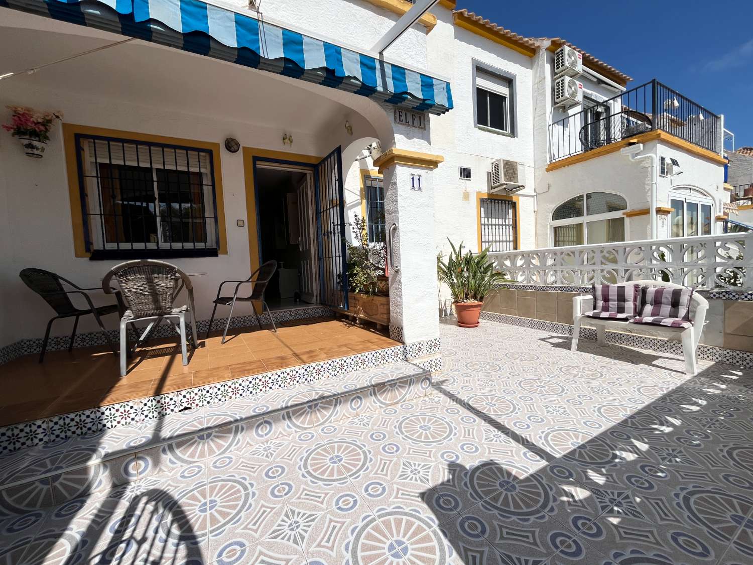 Apartamento de 3 dormitorios enfrente de la piscina comunitaria