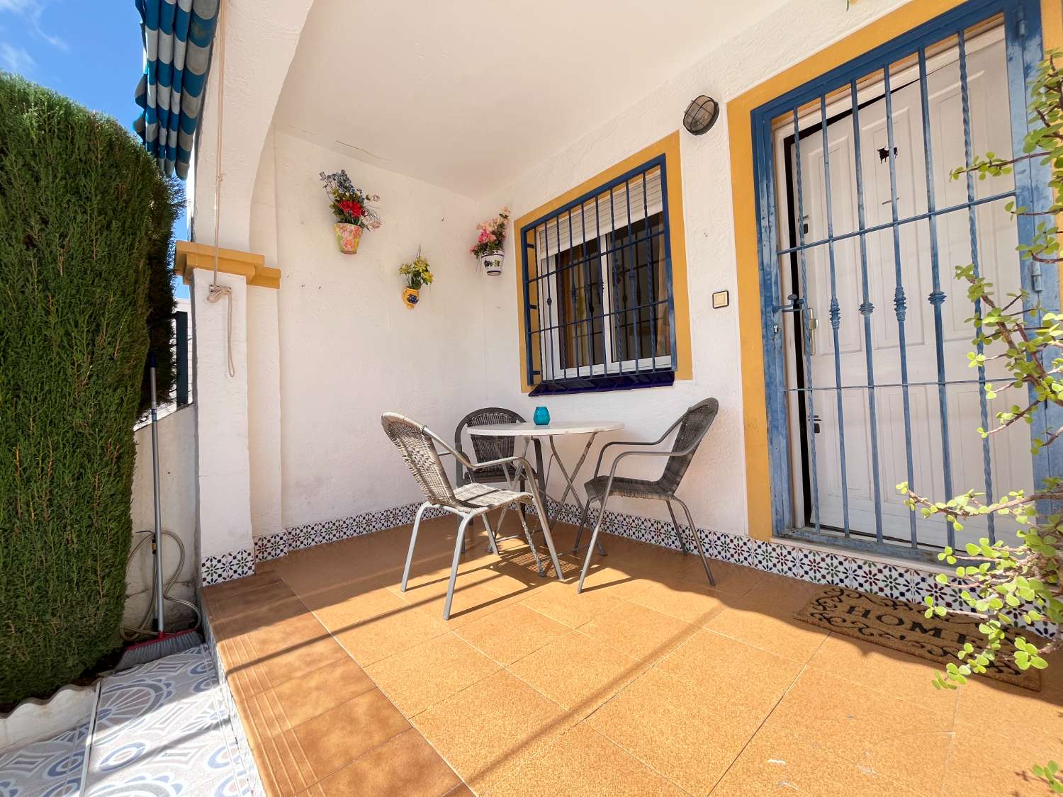 Apartamento de 3 dormitorios enfrente de la piscina comunitaria
