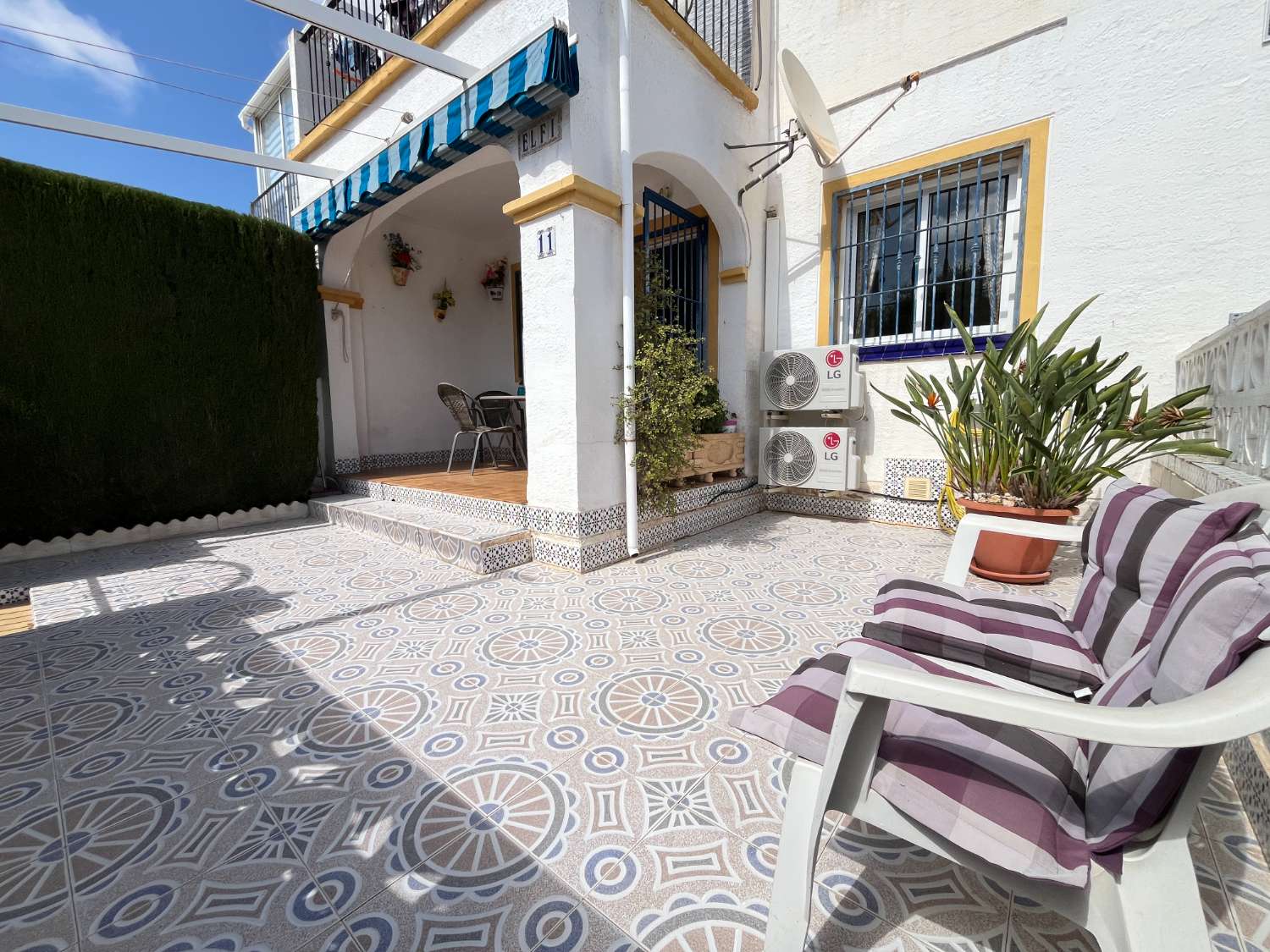 Apartamento de 3 dormitorios enfrente de la piscina comunitaria