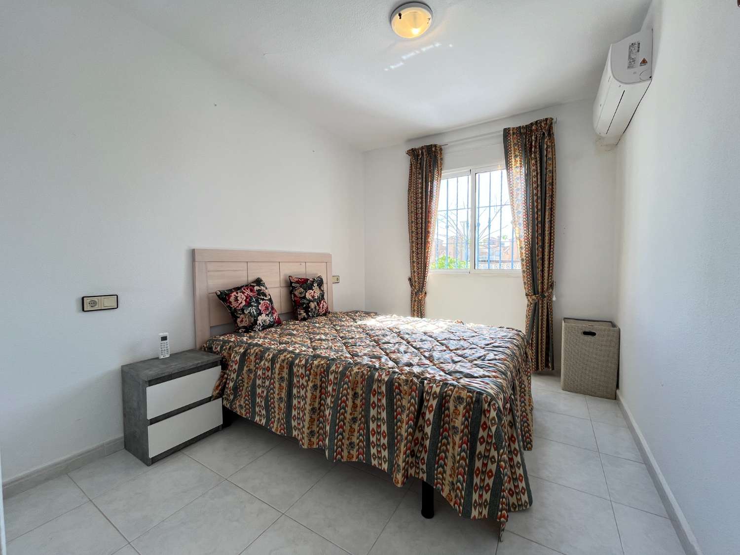 Apartamento de 3 dormitorios enfrente de la piscina comunitaria