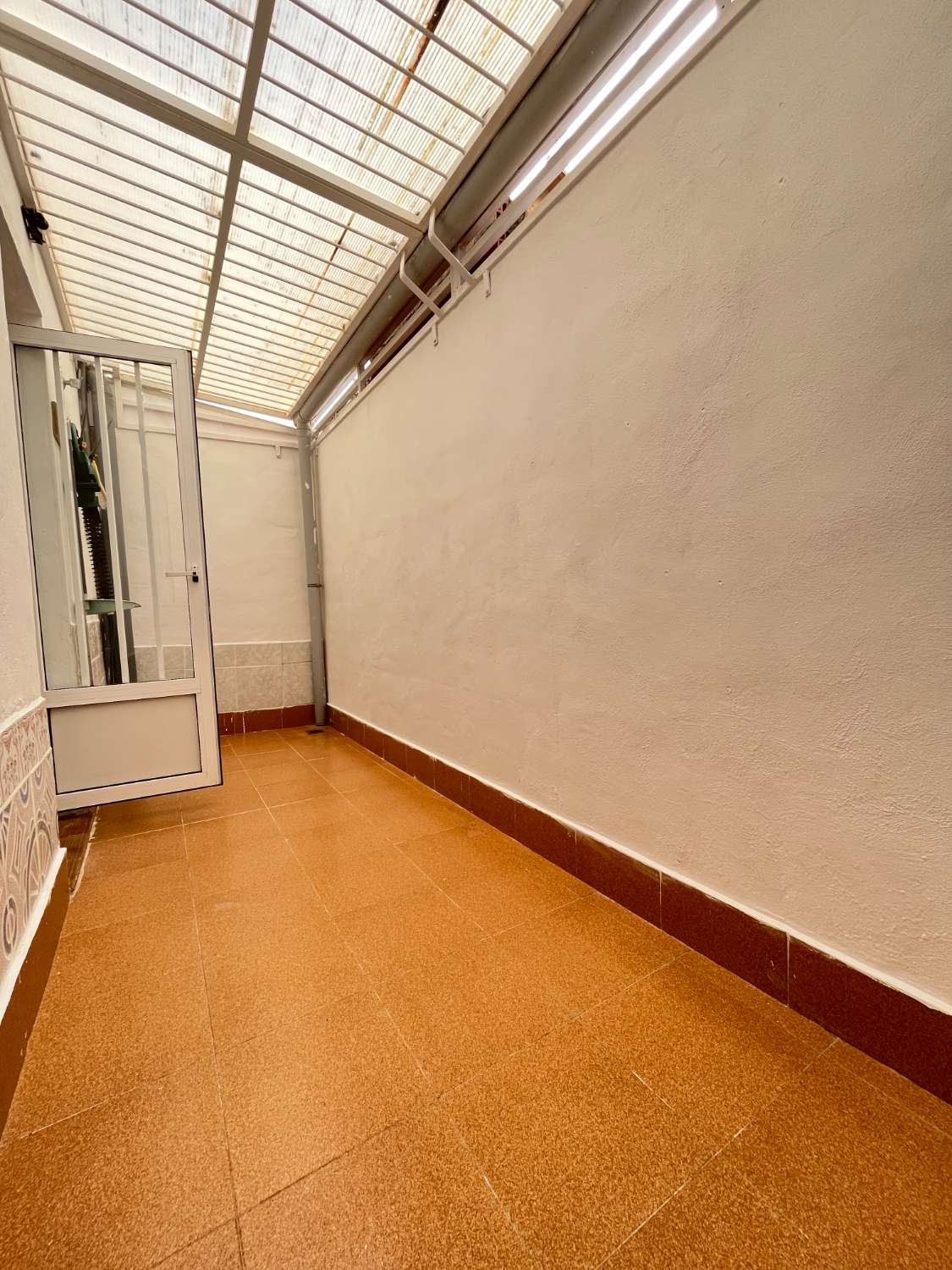 Apartamento de 3 dormitorios enfrente de la piscina comunitaria