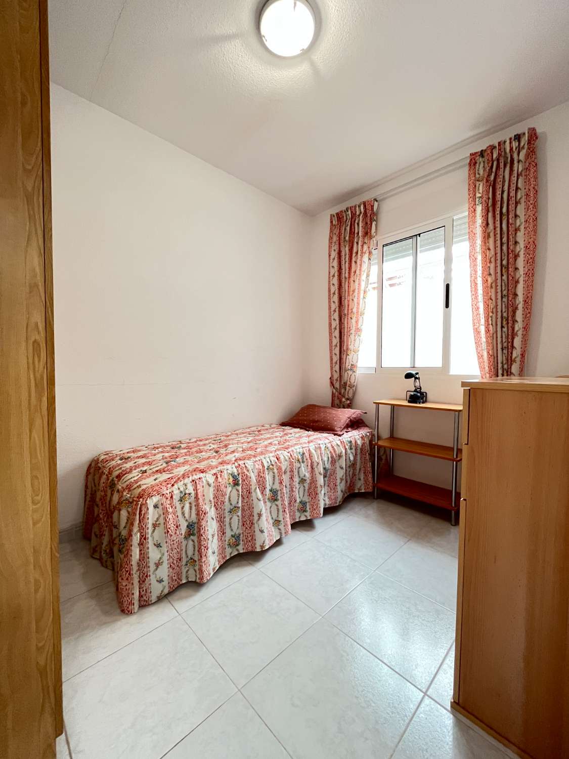 Apartamento de 3 dormitorios enfrente de la piscina comunitaria