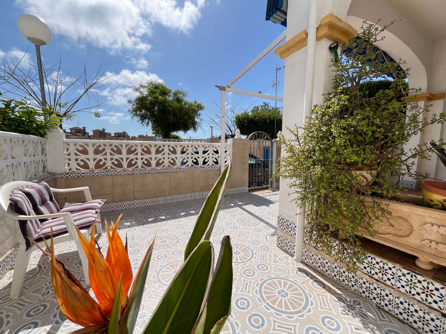 Apartamento de 3 dormitorios enfrente de la piscina comunitaria