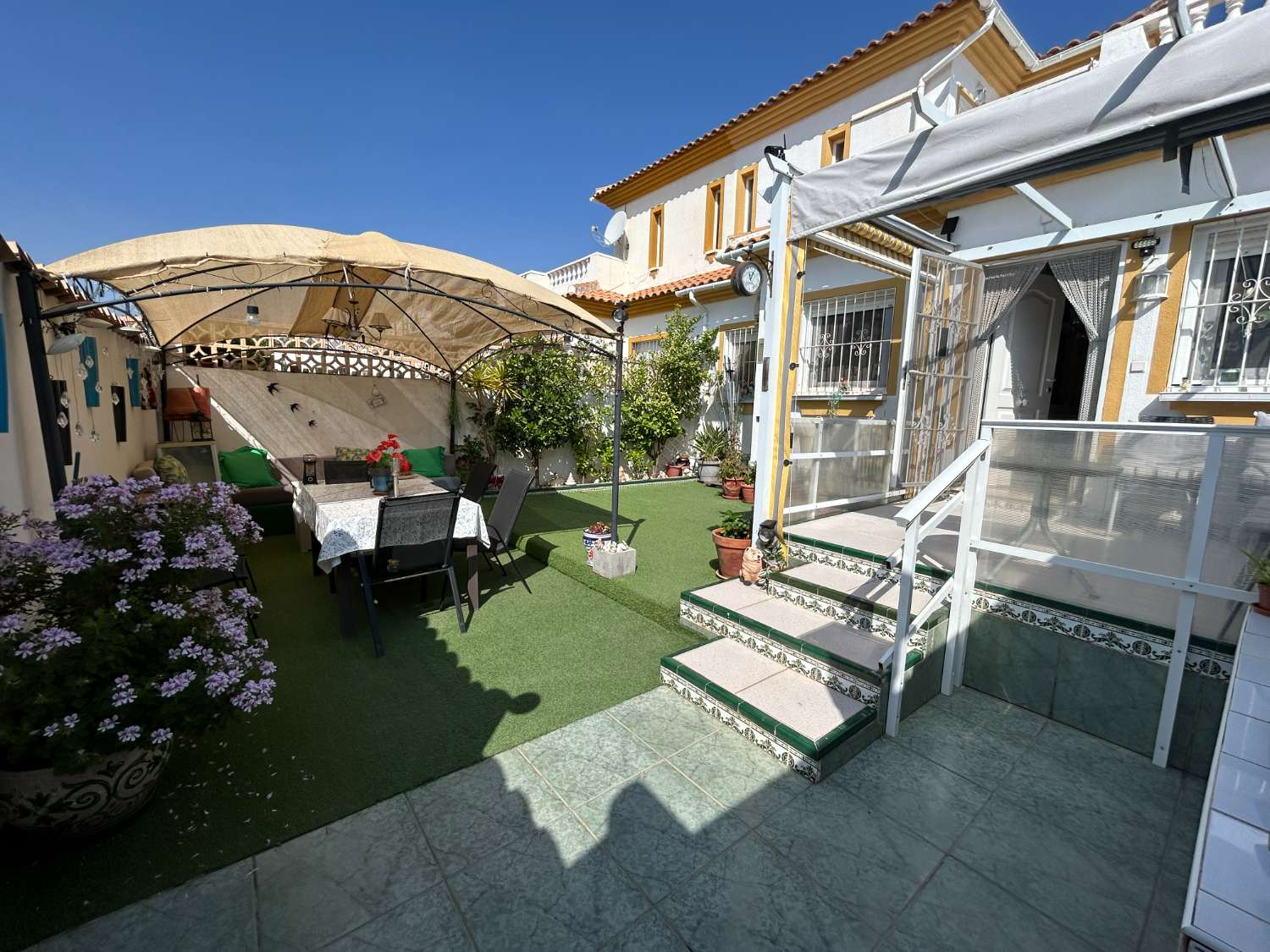 Villa de tres dormitorios orientada al sur en La Florida