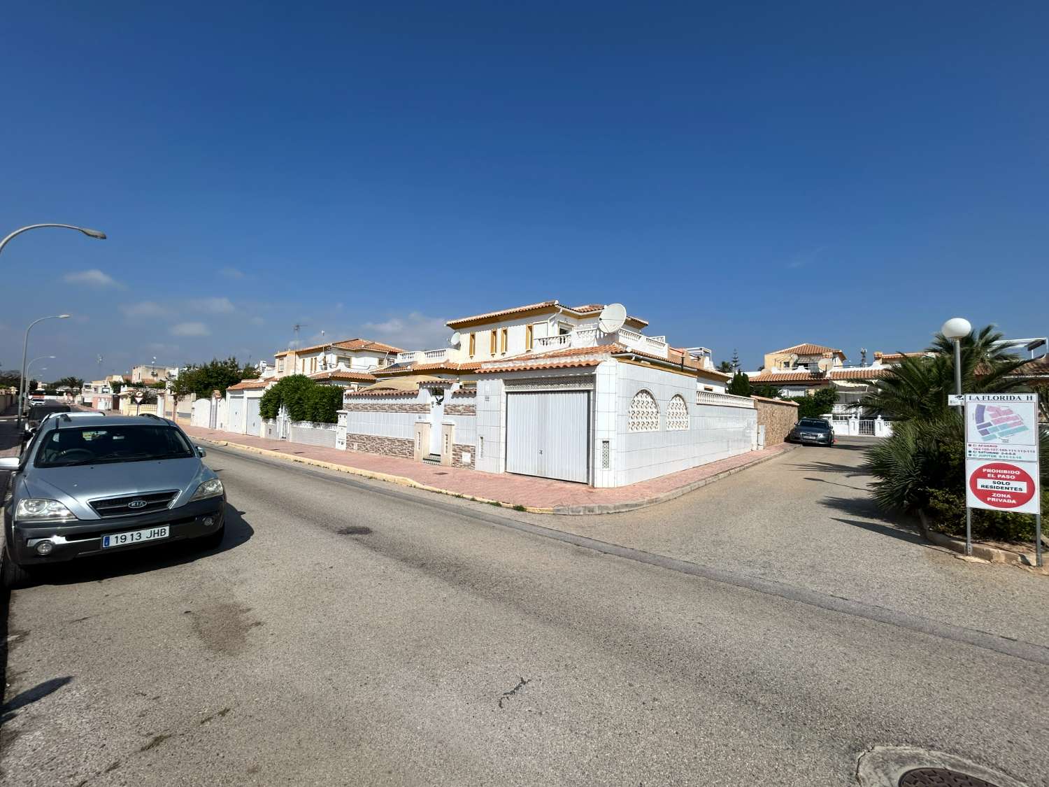 Villa de tres dormitorios orientada al sur en La Florida