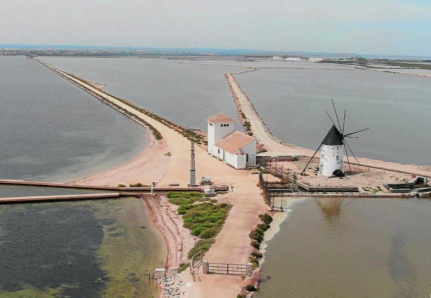 Apartamento de 2 habitaciones en la planta baja orientado al sur en San Pedro del Pinatar