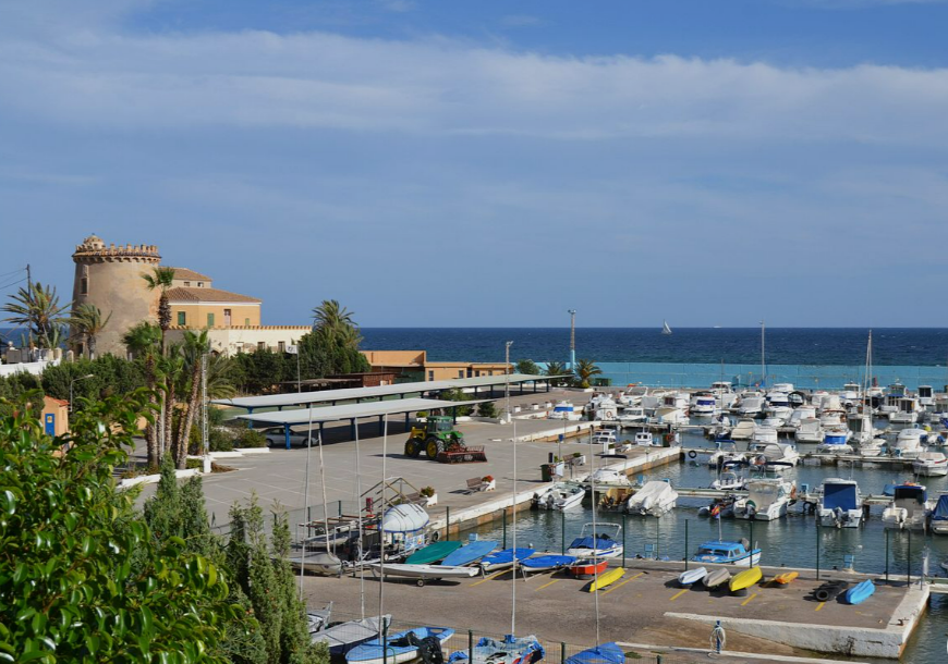 Apartamento de 2 habitaciones en la planta baja orientado al sur en San Pedro del Pinatar